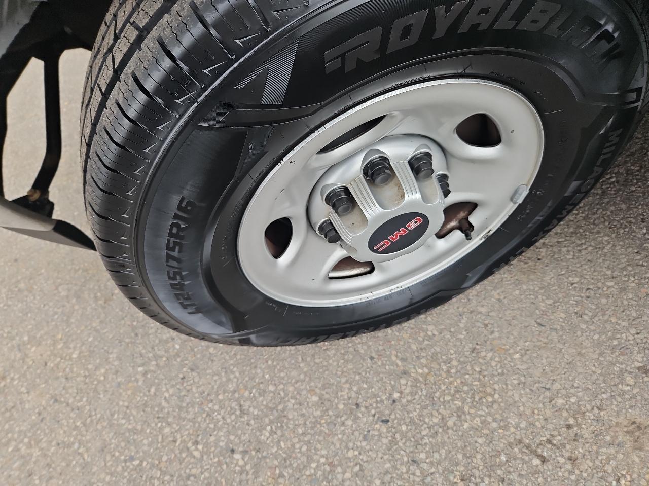 GMC Savana Cargo Van RWD 2500 135" 2019