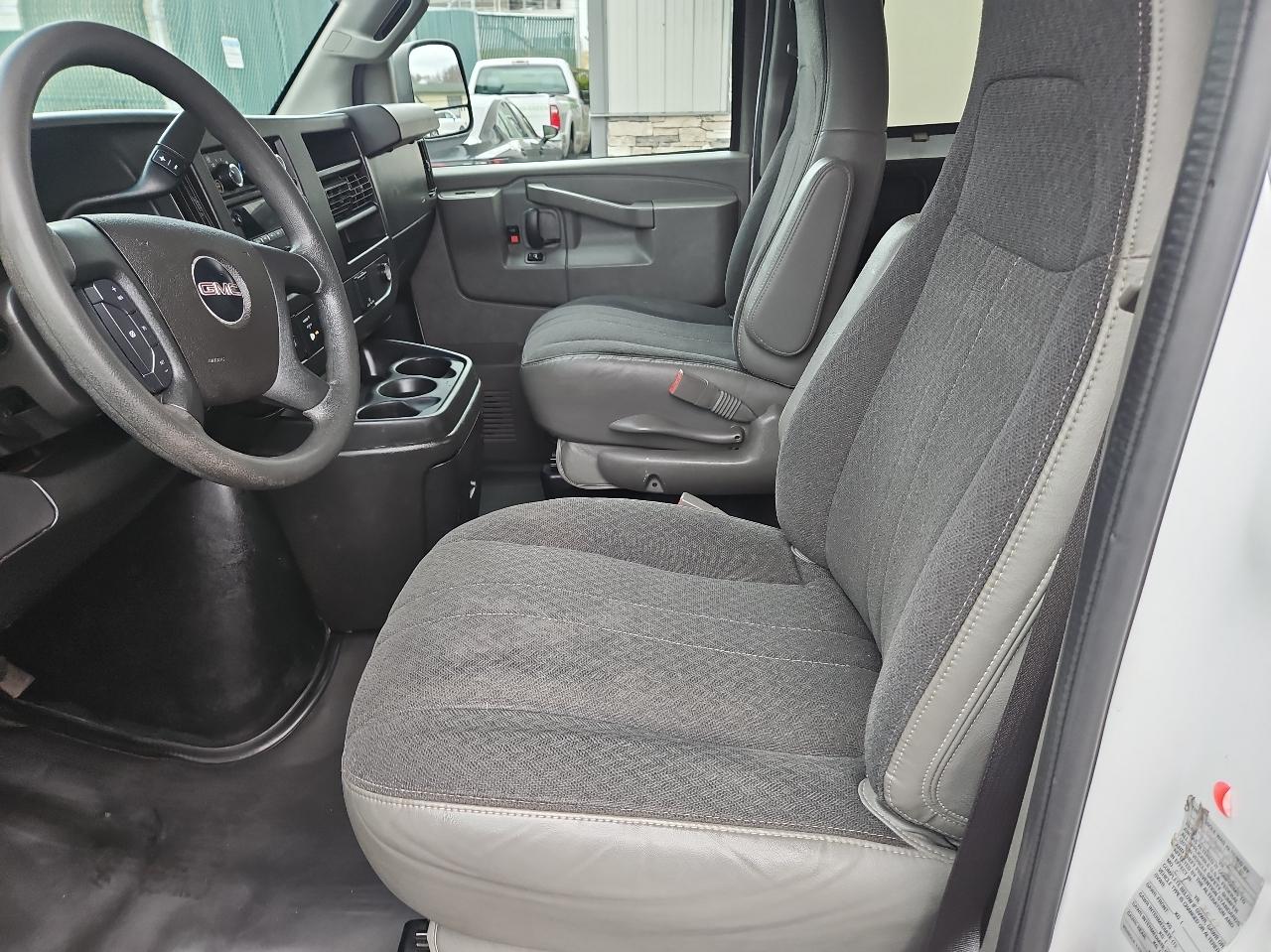 GMC Savana Cargo Van RWD 2500 135" 2019