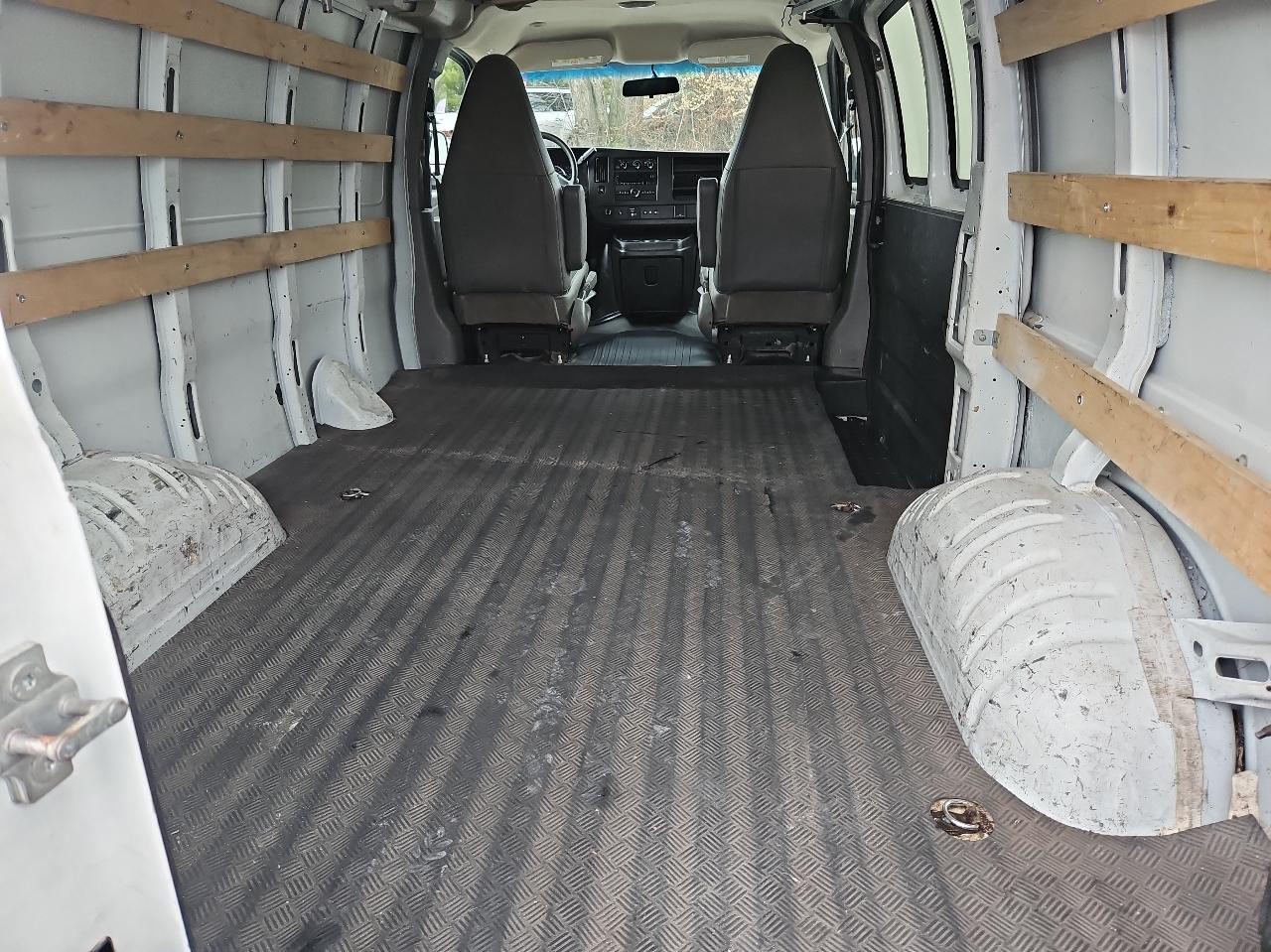 GMC Savana Cargo Van RWD 2500 135" 2019