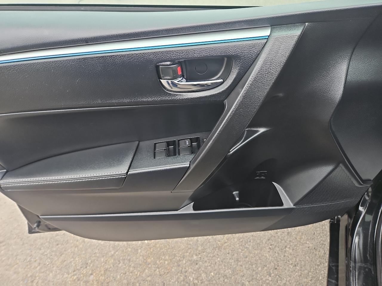 Toyota Corolla 4dr Sdn CVT S Plus (Natl) 2015