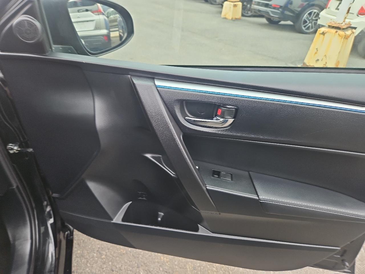 Toyota Corolla 4dr Sdn CVT S Plus (Natl) 2015