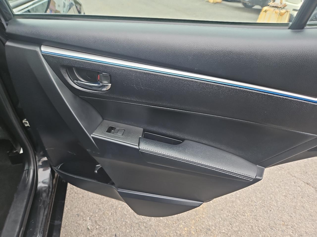 Toyota Corolla 4dr Sdn CVT S Plus (Natl) 2015