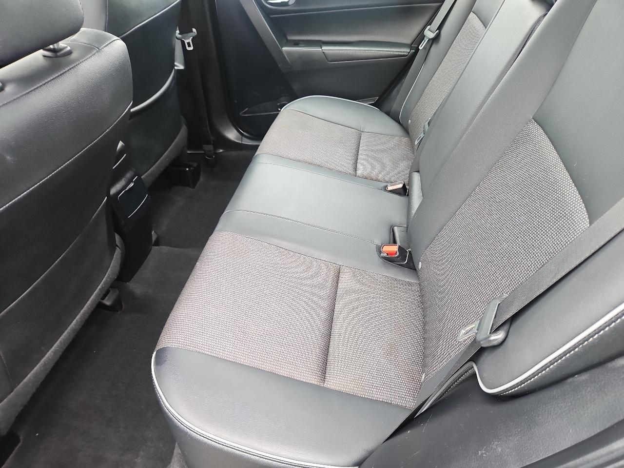 Toyota Corolla 4dr Sdn CVT S Plus (Natl) 2015