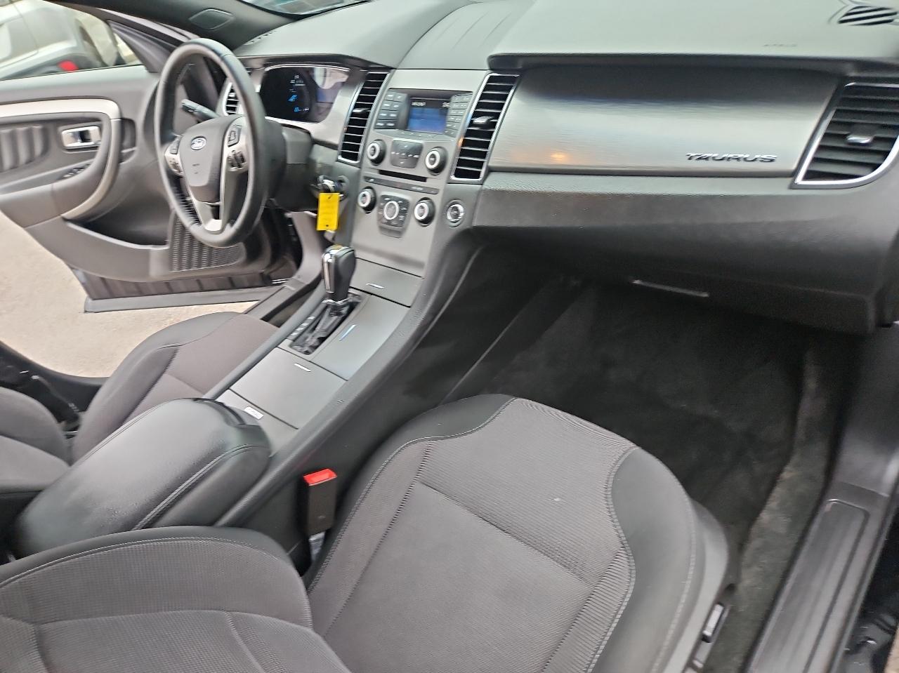 Ford Taurus 4dr Sdn SEL FWD 2016