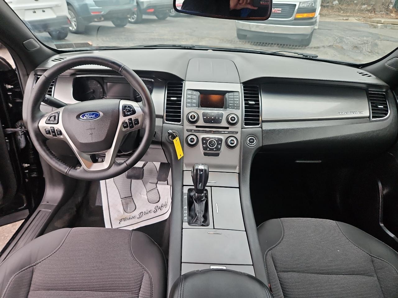 Ford Taurus 4dr Sdn SEL FWD 2016