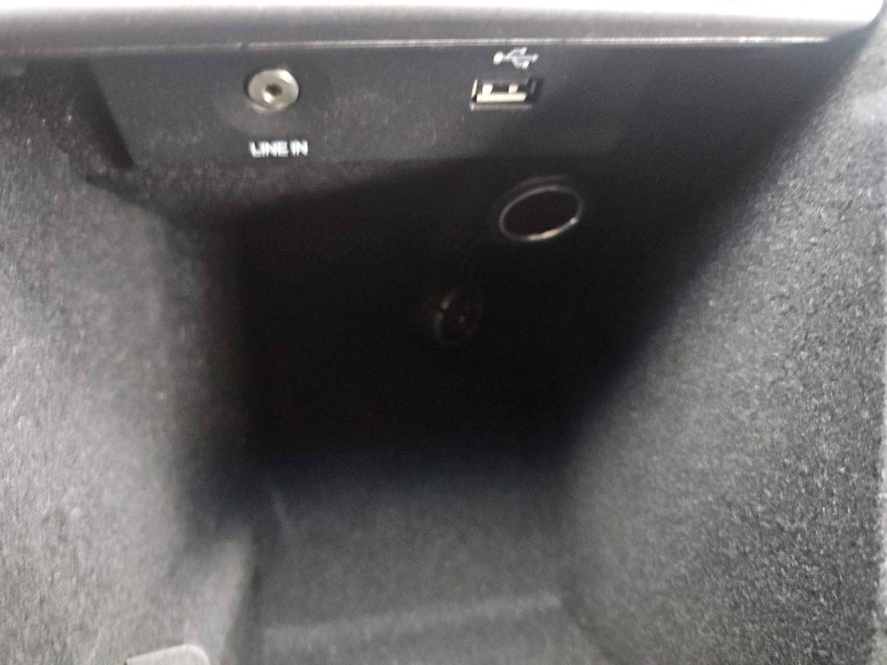 Ford Taurus 4dr Sdn SEL FWD 2016