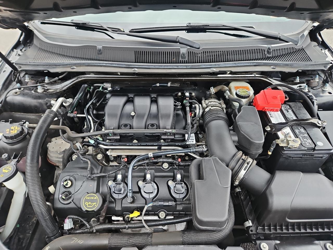 Ford Taurus 4dr Sdn SEL FWD 2016