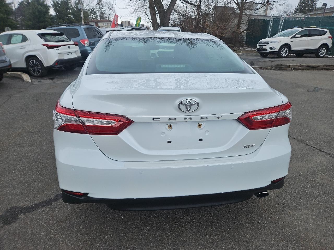 Toyota Camry XLE Auto (Natl) 2018
