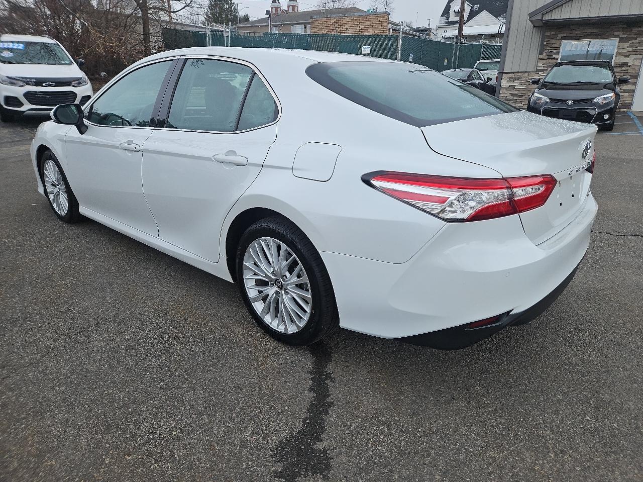 Toyota Camry XLE Auto (Natl) 2018