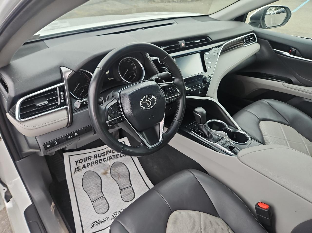 Toyota Camry XLE Auto (Natl) 2018