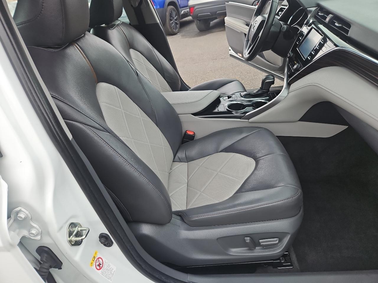 Toyota Camry XLE Auto (Natl) 2018