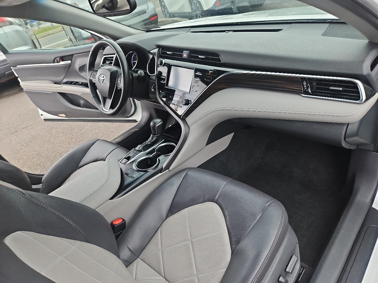 Toyota Camry XLE Auto (Natl) 2018