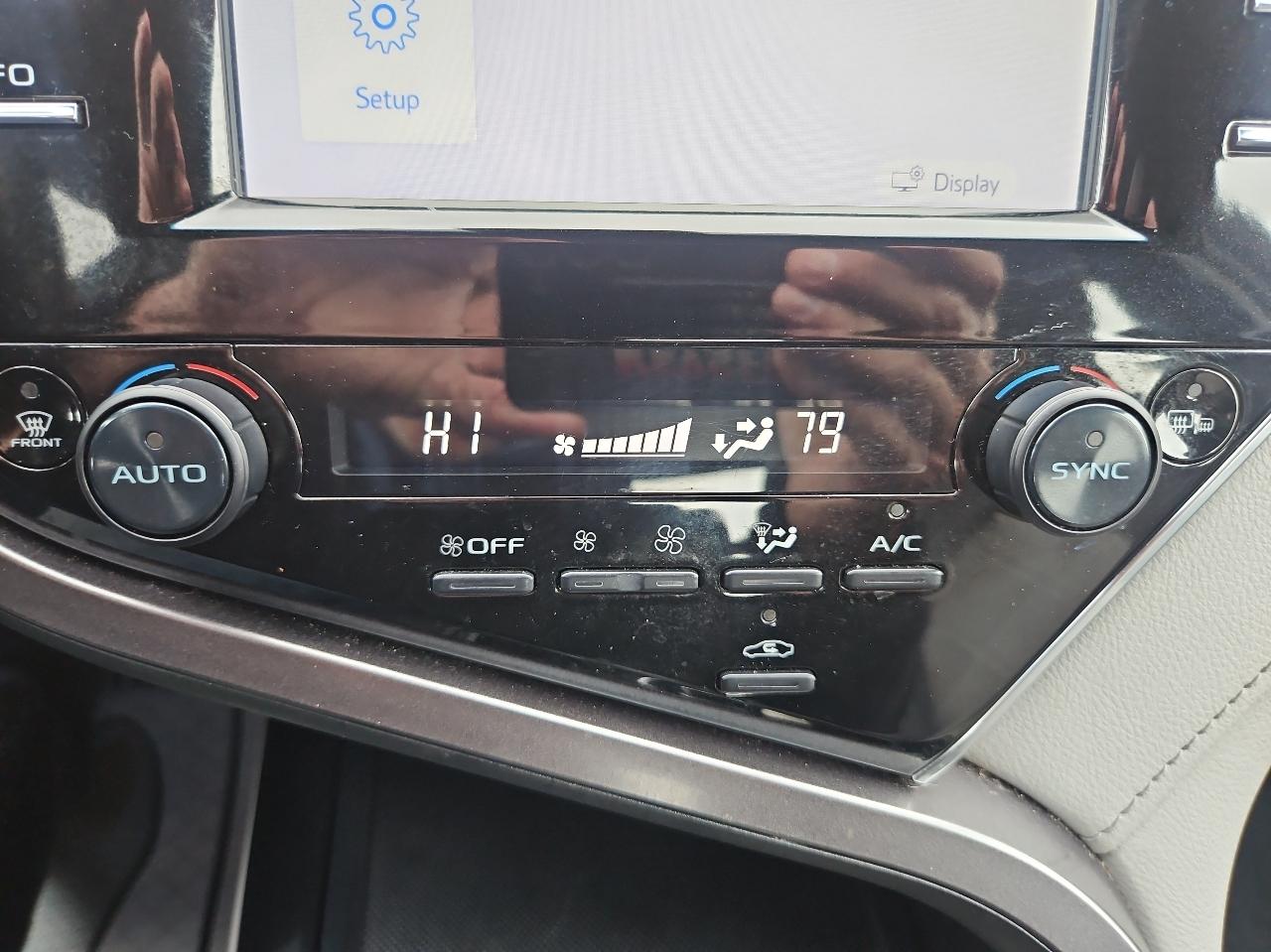 Toyota Camry XLE Auto (Natl) 2018