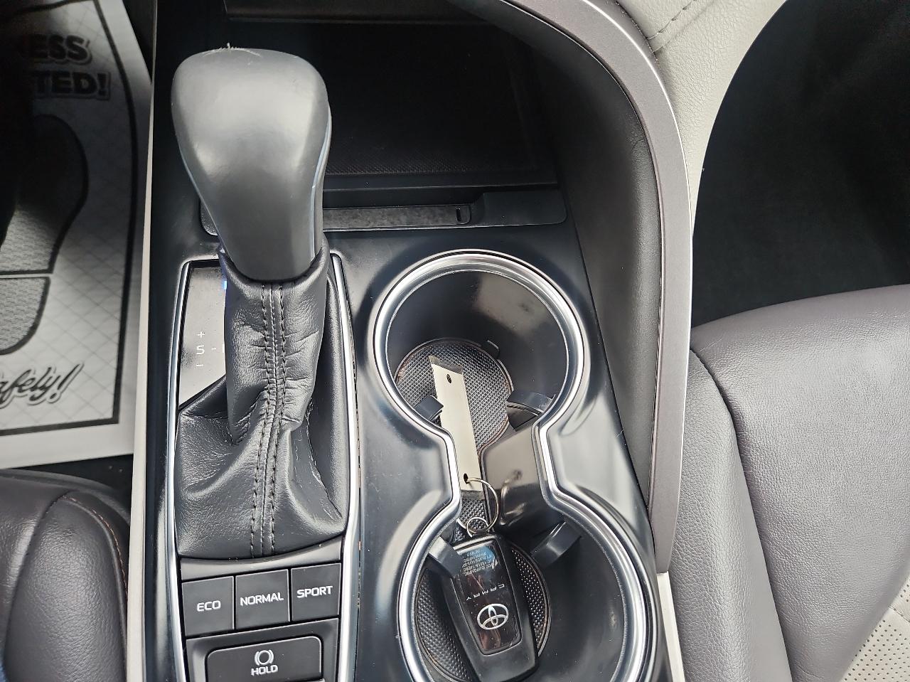 Toyota Camry XLE Auto (Natl) 2018