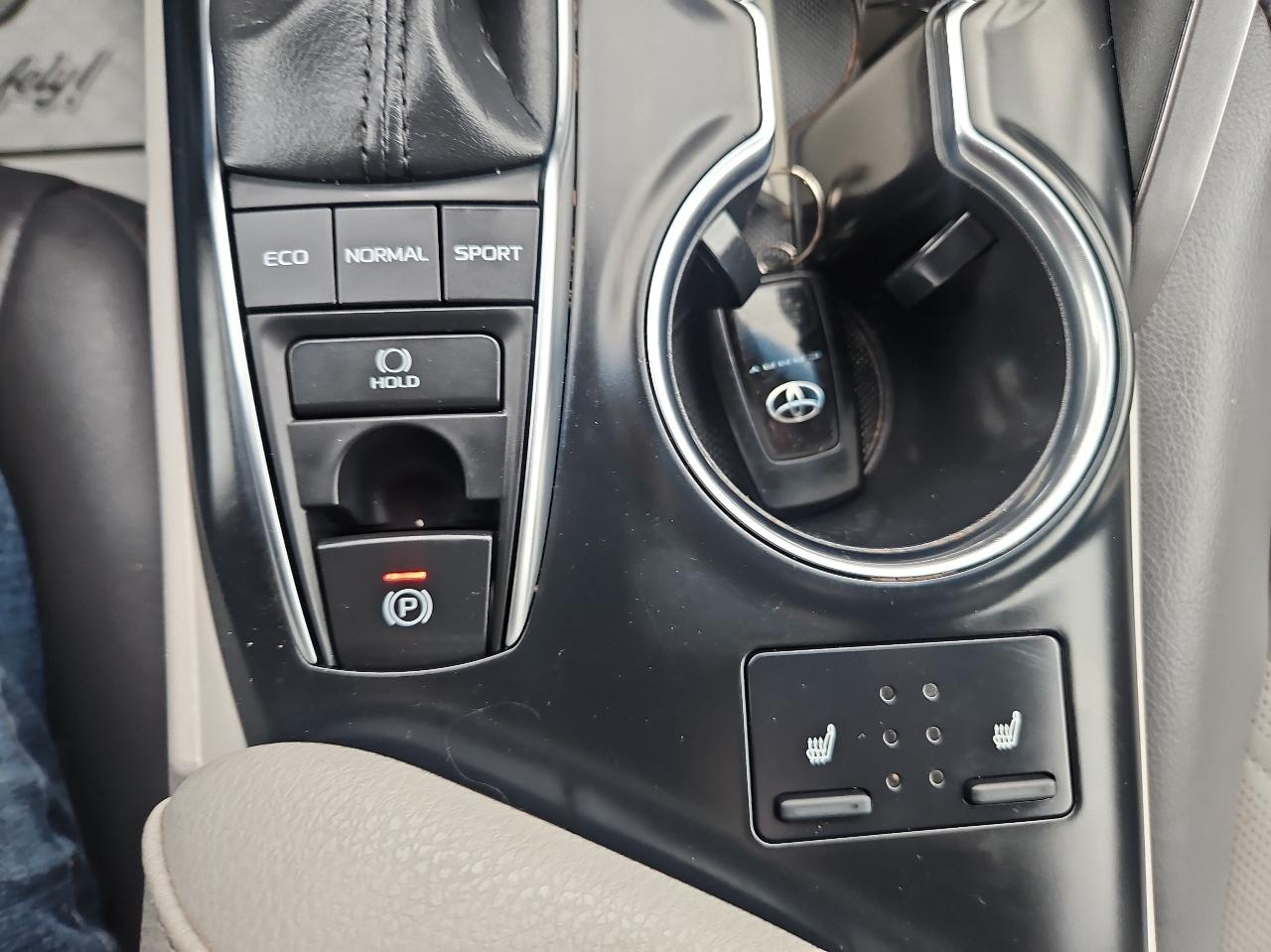 Toyota Camry XLE Auto (Natl) 2018