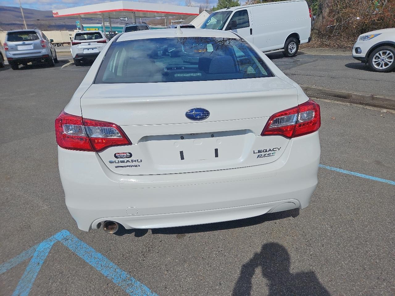 Subaru Legacy 4dr Sdn 2.5i Premium PZEV 2016