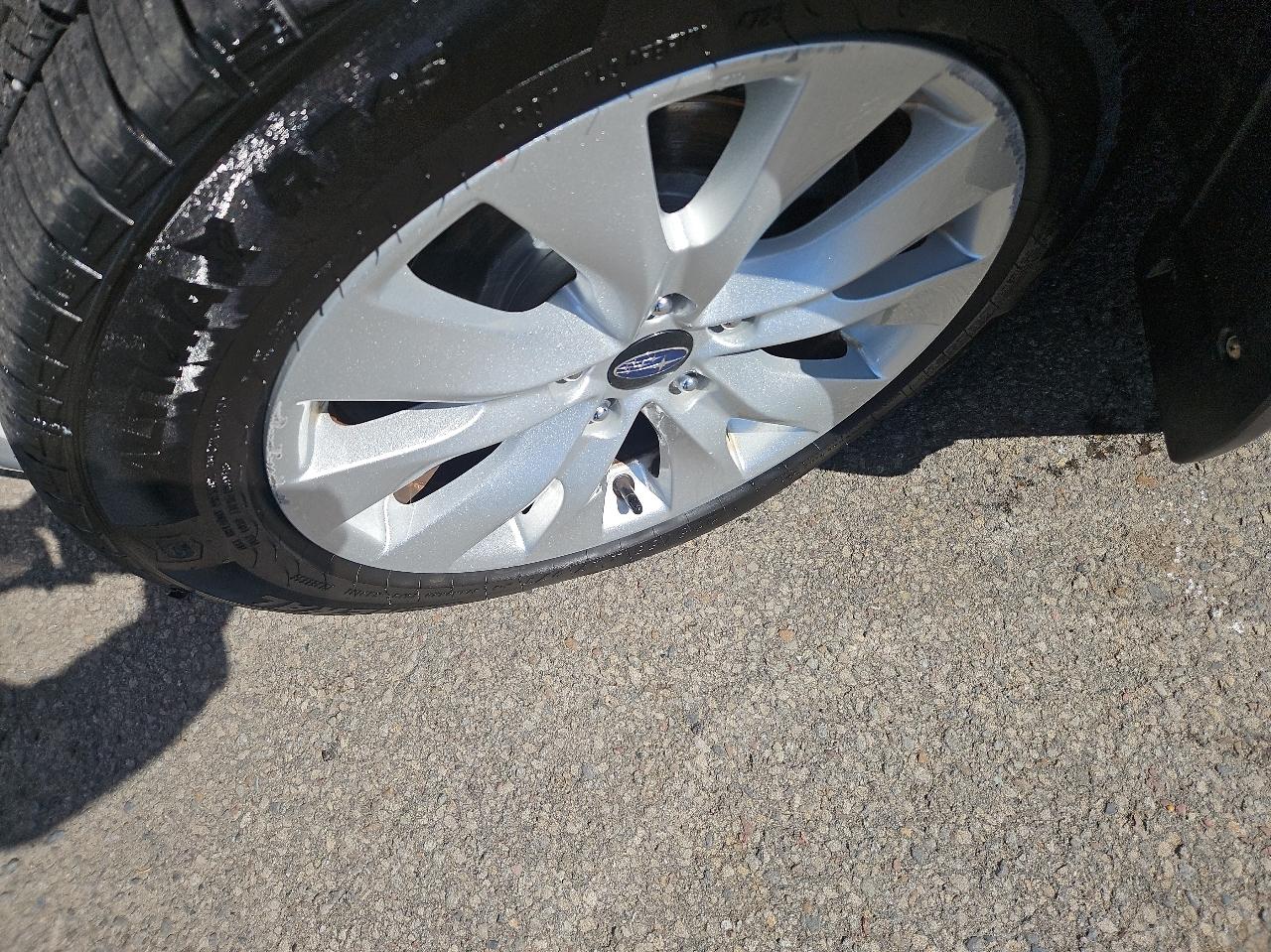 Subaru Legacy 4dr Sdn 2.5i Premium PZEV 2016