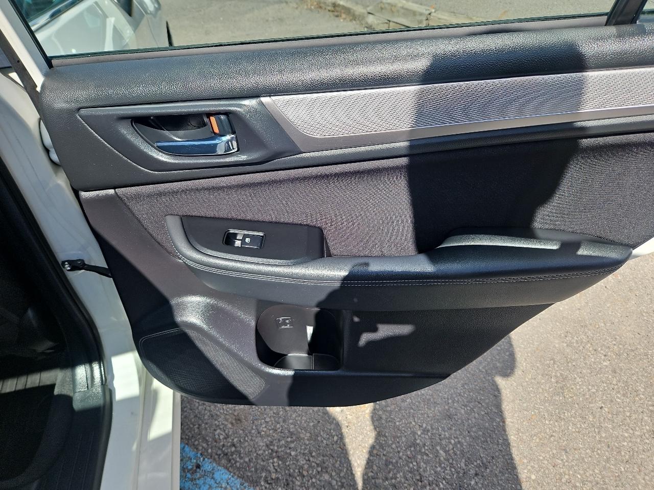 Subaru Legacy 4dr Sdn 2.5i Premium PZEV 2016