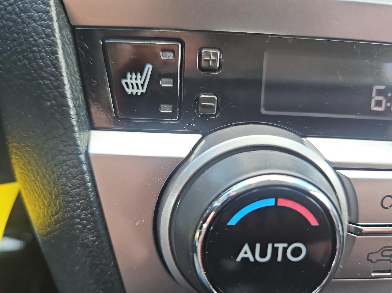 Subaru Legacy 4dr Sdn 2.5i Premium PZEV 2016