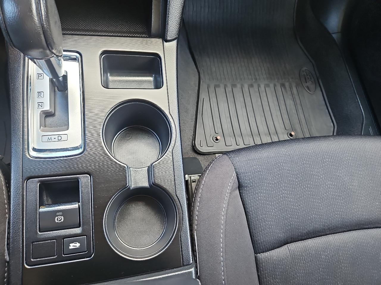 Subaru Legacy 4dr Sdn 2.5i Premium PZEV 2016