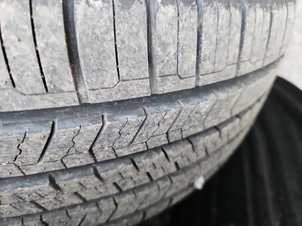 Toyota Sienna 5dr 7-Pass Van V6 LE FWD (Natl) 2013