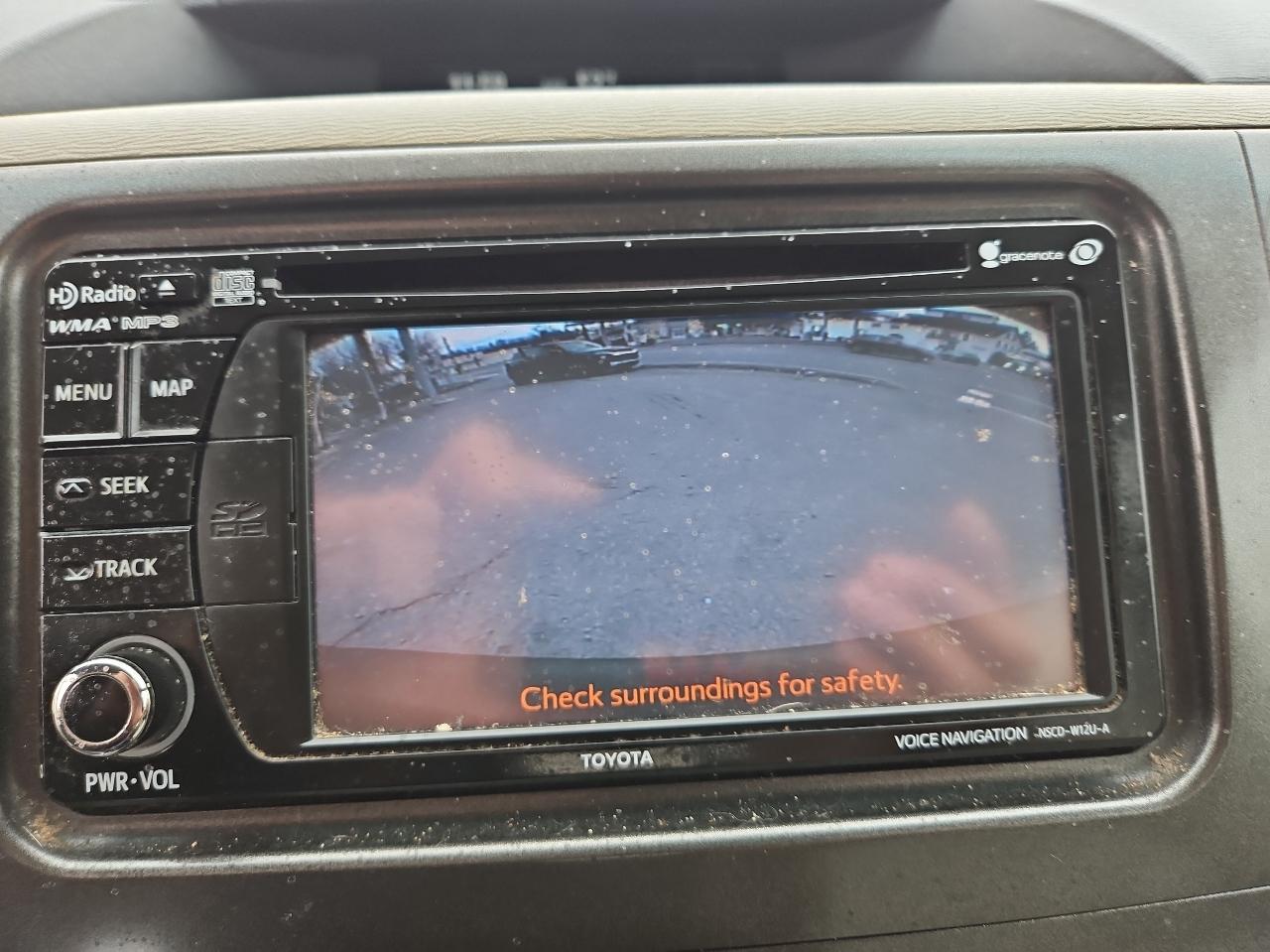 Toyota Sienna 5dr 7-Pass Van V6 LE FWD (Natl) 2013