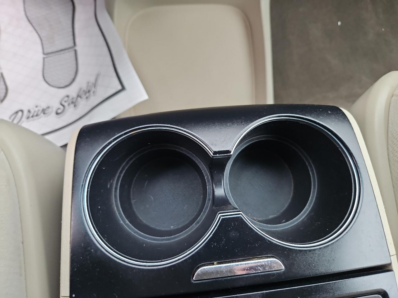 Toyota Sienna 5dr 7-Pass Van V6 LE FWD (Natl) 2013