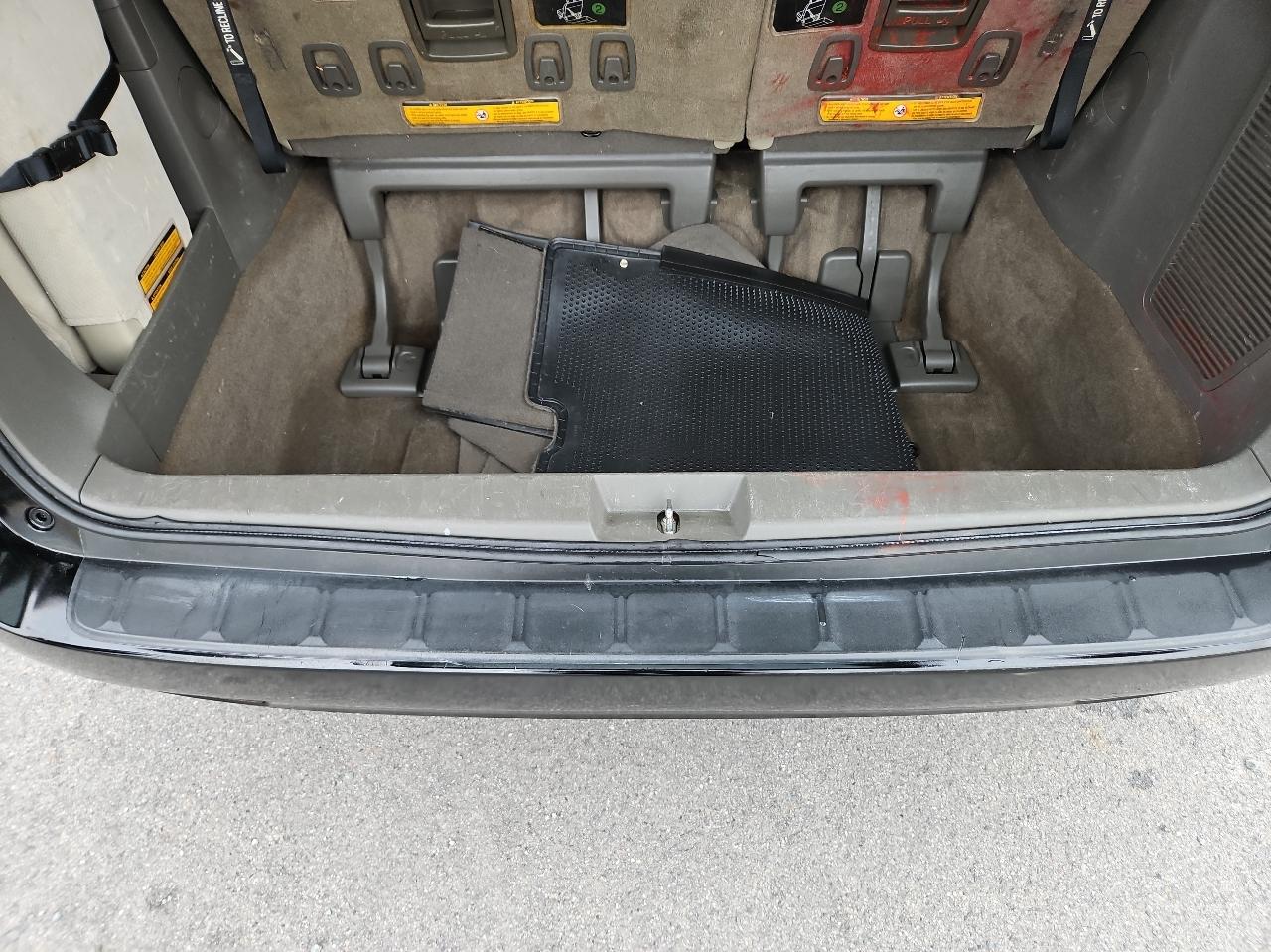 Toyota Sienna 5dr 7-Pass Van V6 LE FWD (Natl) 2013