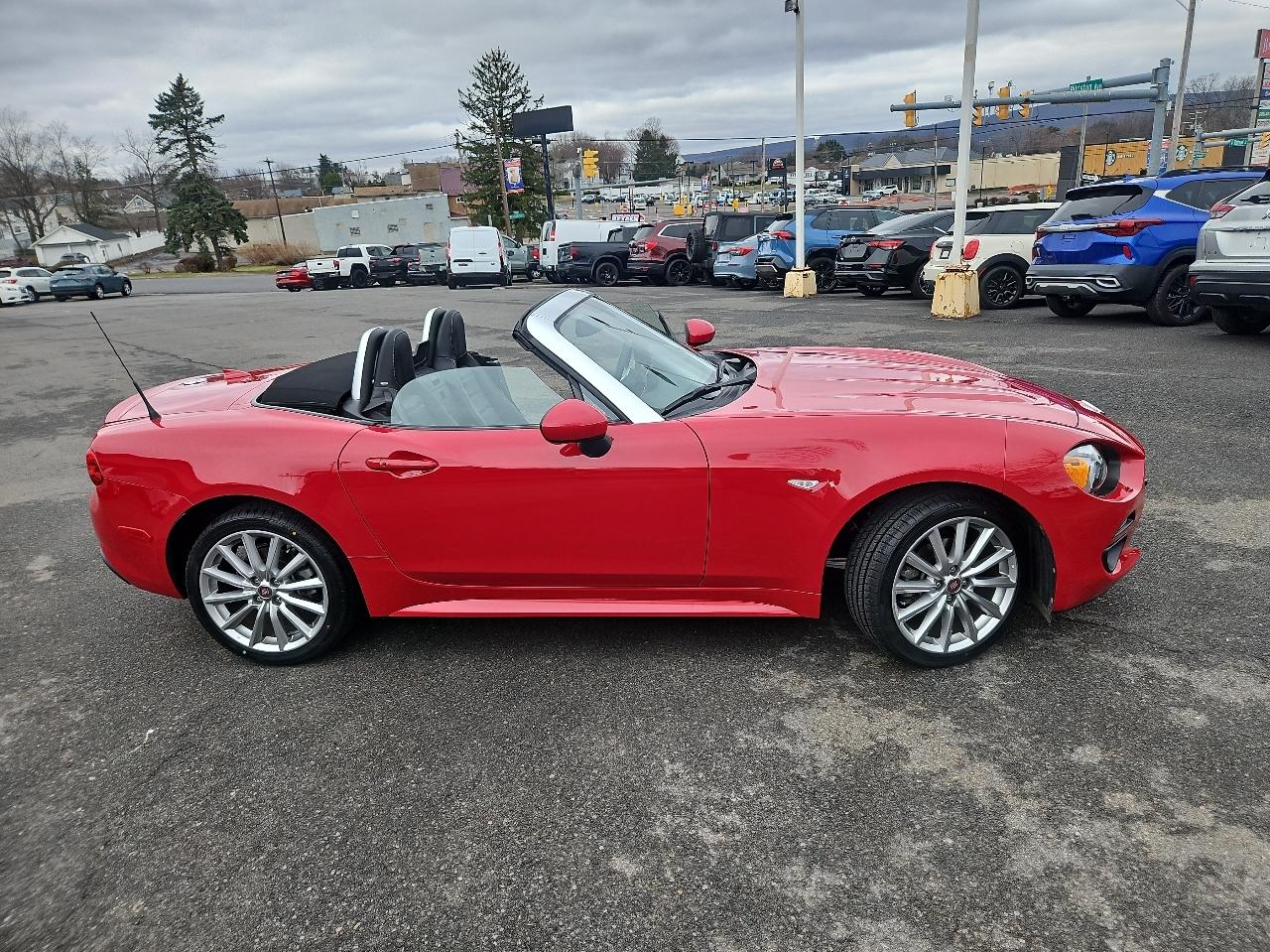 Fiat 124 Spider Lusso Convertible 2019