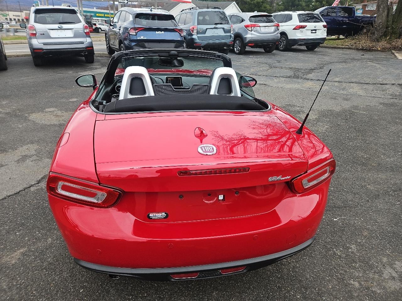 Fiat 124 Spider Lusso Convertible 2019