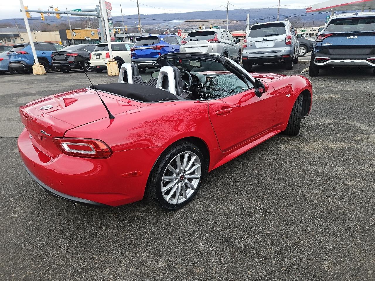Fiat 124 Spider Lusso Convertible 2019