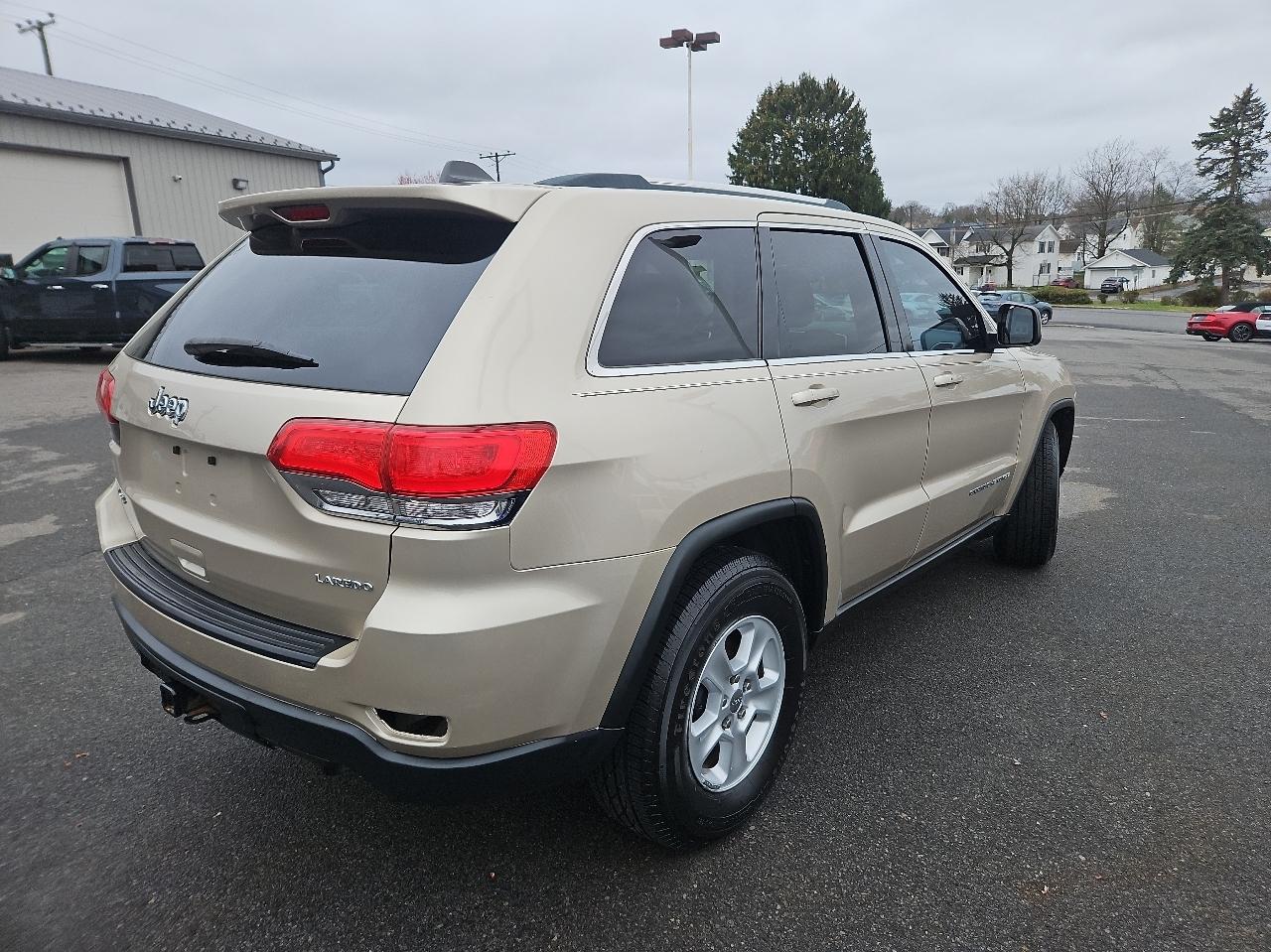 Jeep Grand Cherokee 4WD 4dr Laredo 2015