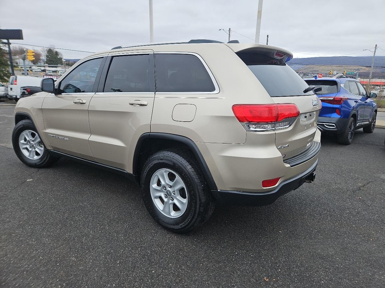 Jeep Grand Cherokee 4WD 4dr Laredo 2015