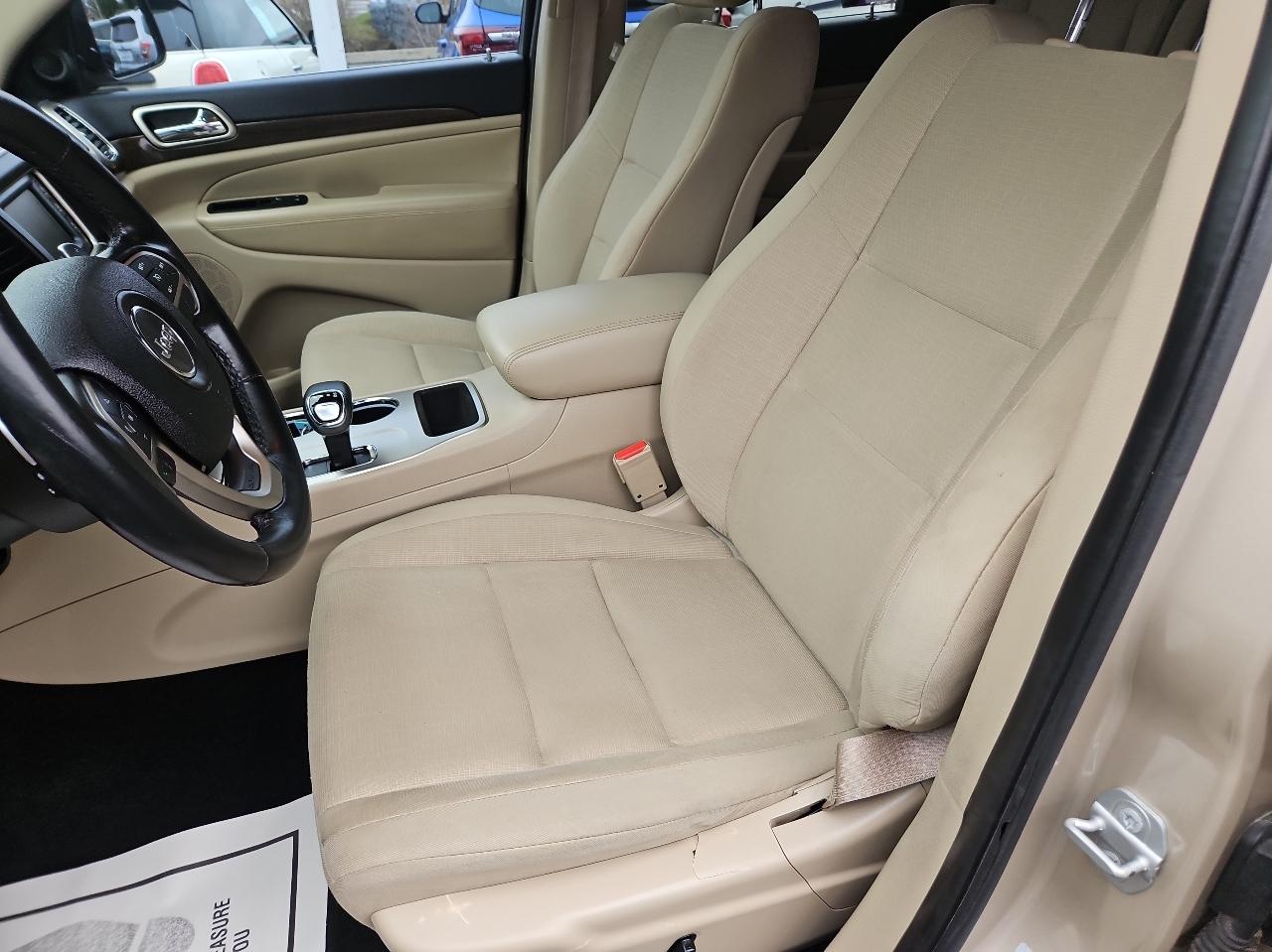 Jeep Grand Cherokee 4WD 4dr Laredo 2015