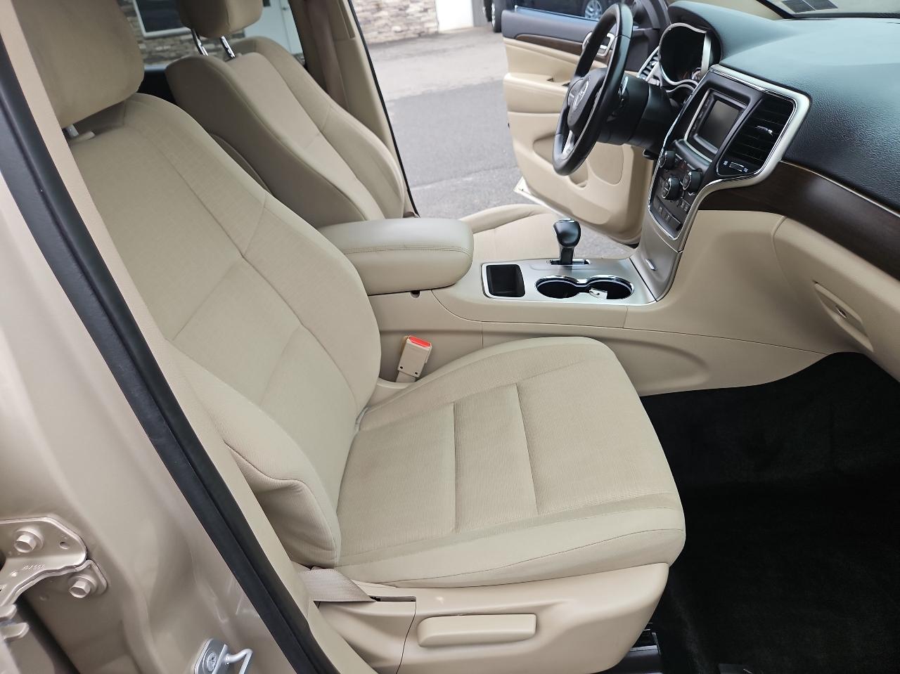 Jeep Grand Cherokee 4WD 4dr Laredo 2015