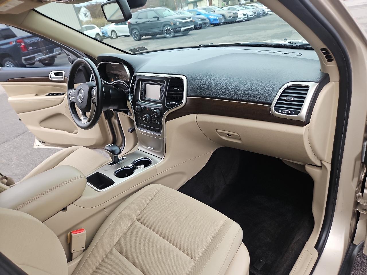 Jeep Grand Cherokee 4WD 4dr Laredo 2015