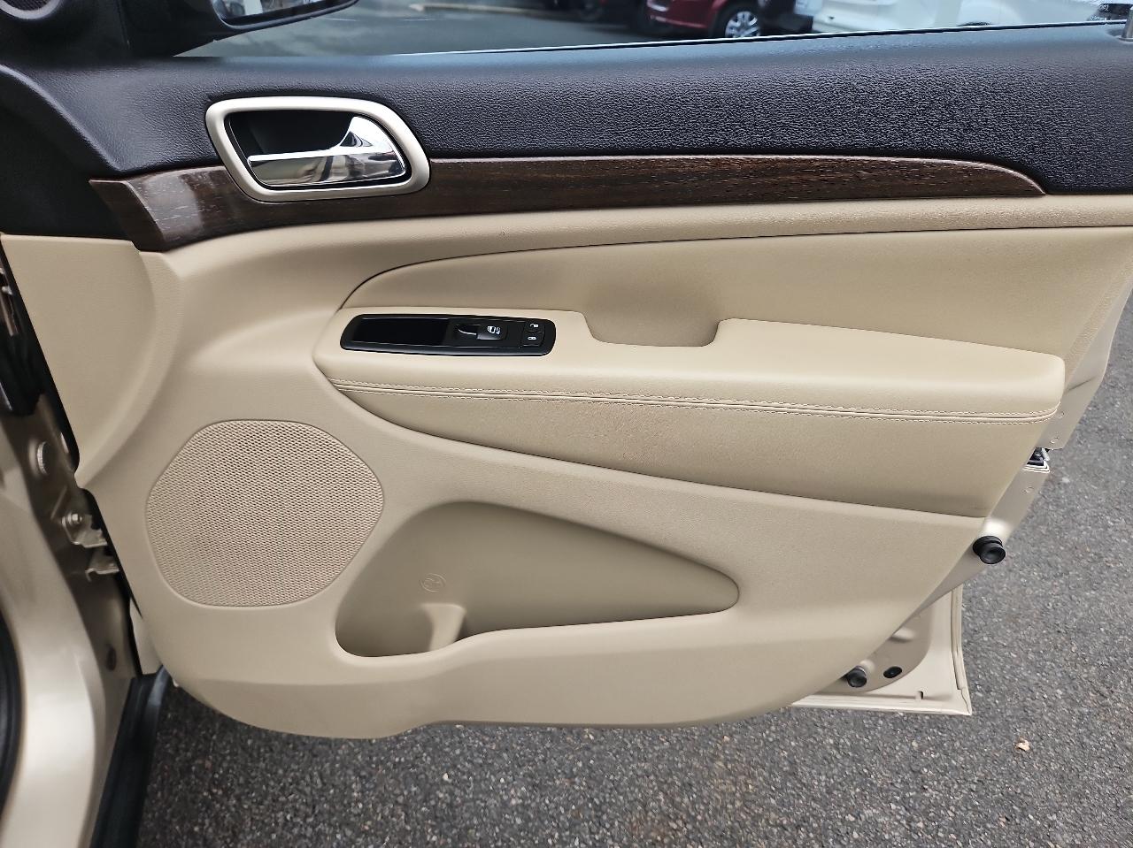 Jeep Grand Cherokee 4WD 4dr Laredo 2015