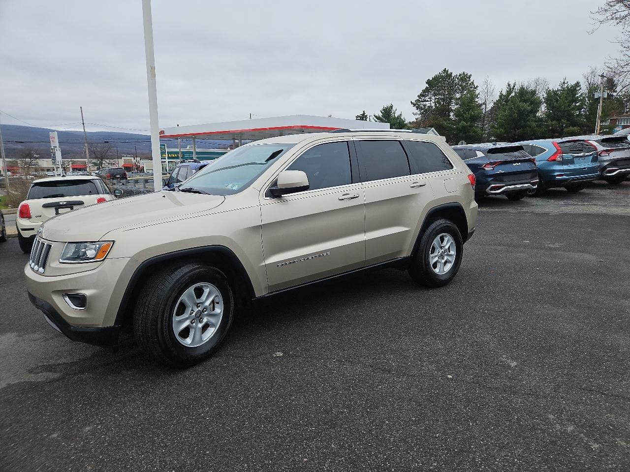 Jeep Grand Cherokee 4WD 4dr Laredo 2015