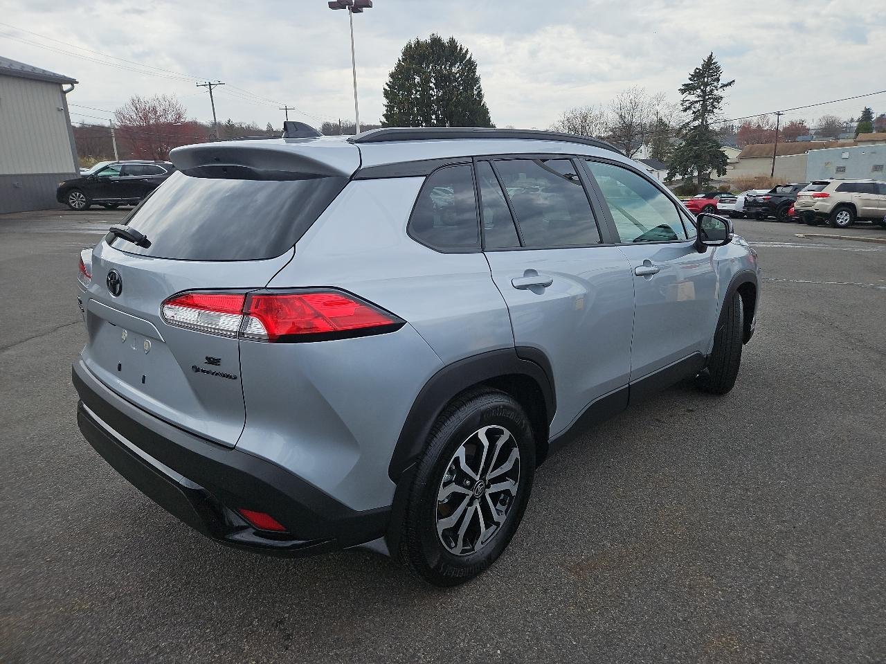 View vehicle photo 3