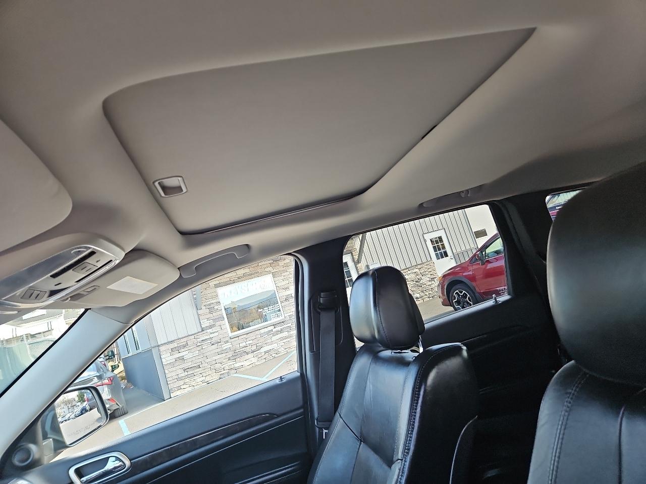 Jeep Grand Cherokee 4WD 4dr Laredo 2012