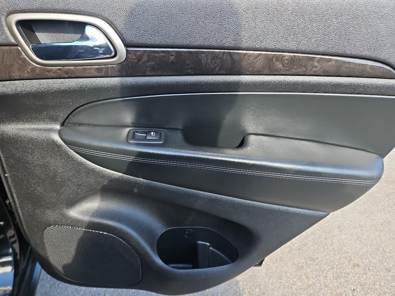 Jeep Grand Cherokee 4WD 4dr Laredo 2012