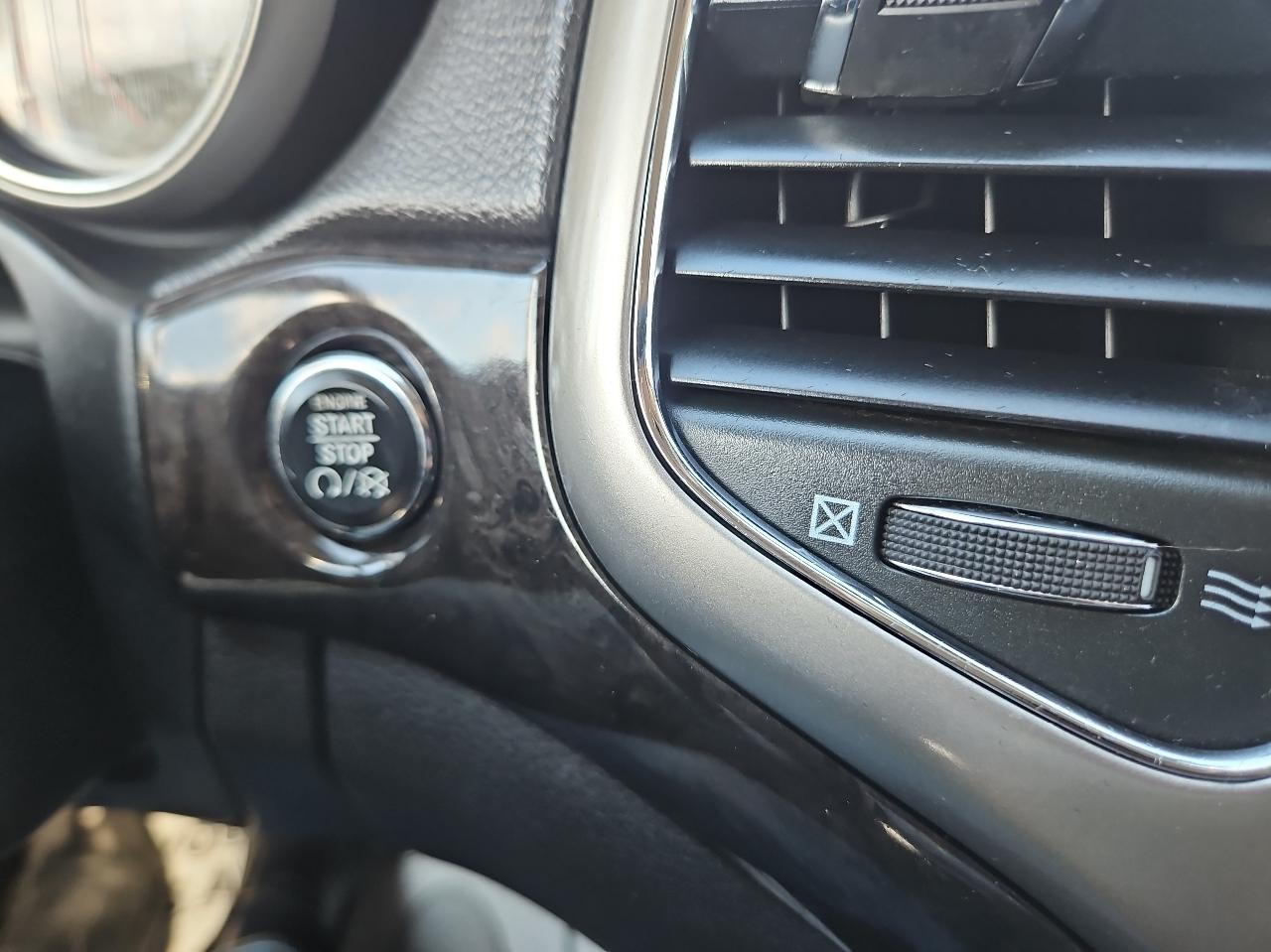 Jeep Grand Cherokee 4WD 4dr Laredo 2012