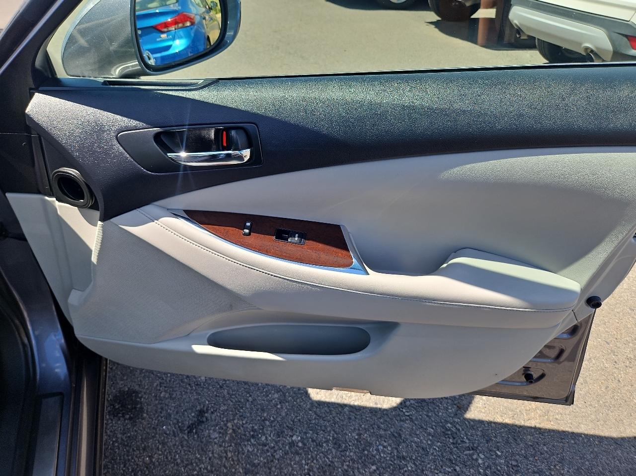 Lexus ES 350 4dr Sdn 2012