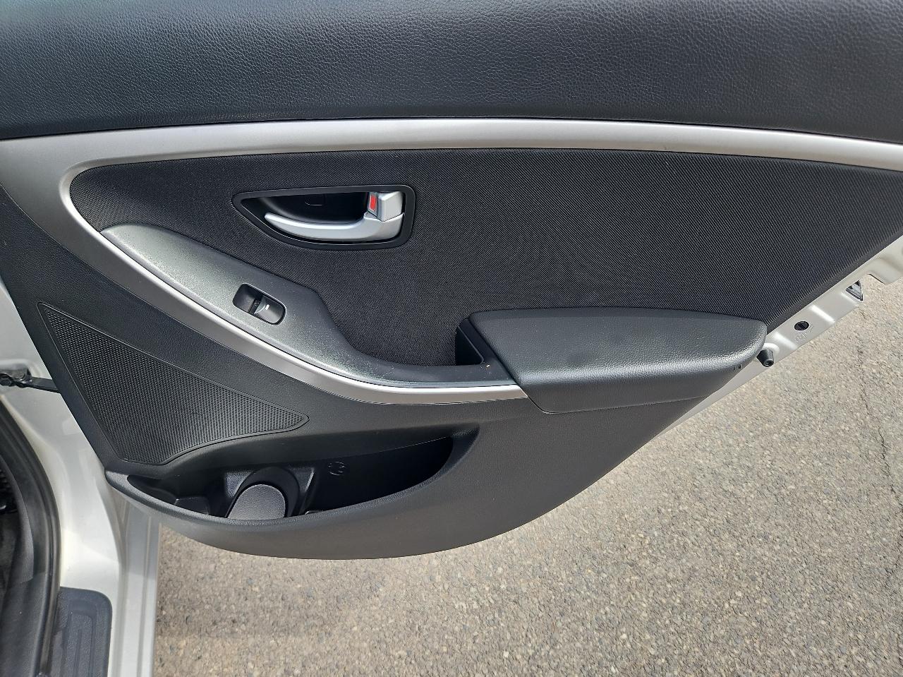 Hyundai Elantra GT 5dr HB Auto PZEV 2013