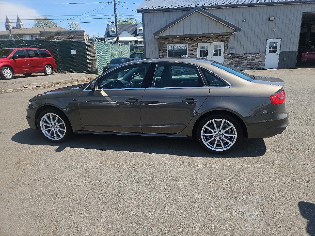 Audi A4 4dr Sdn Auto quattro 2.0T Premium Plus 2014
