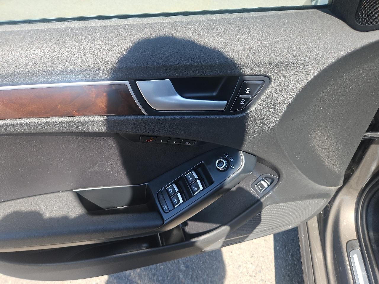 Audi A4 4dr Sdn Auto quattro 2.0T Premium Plus 2014