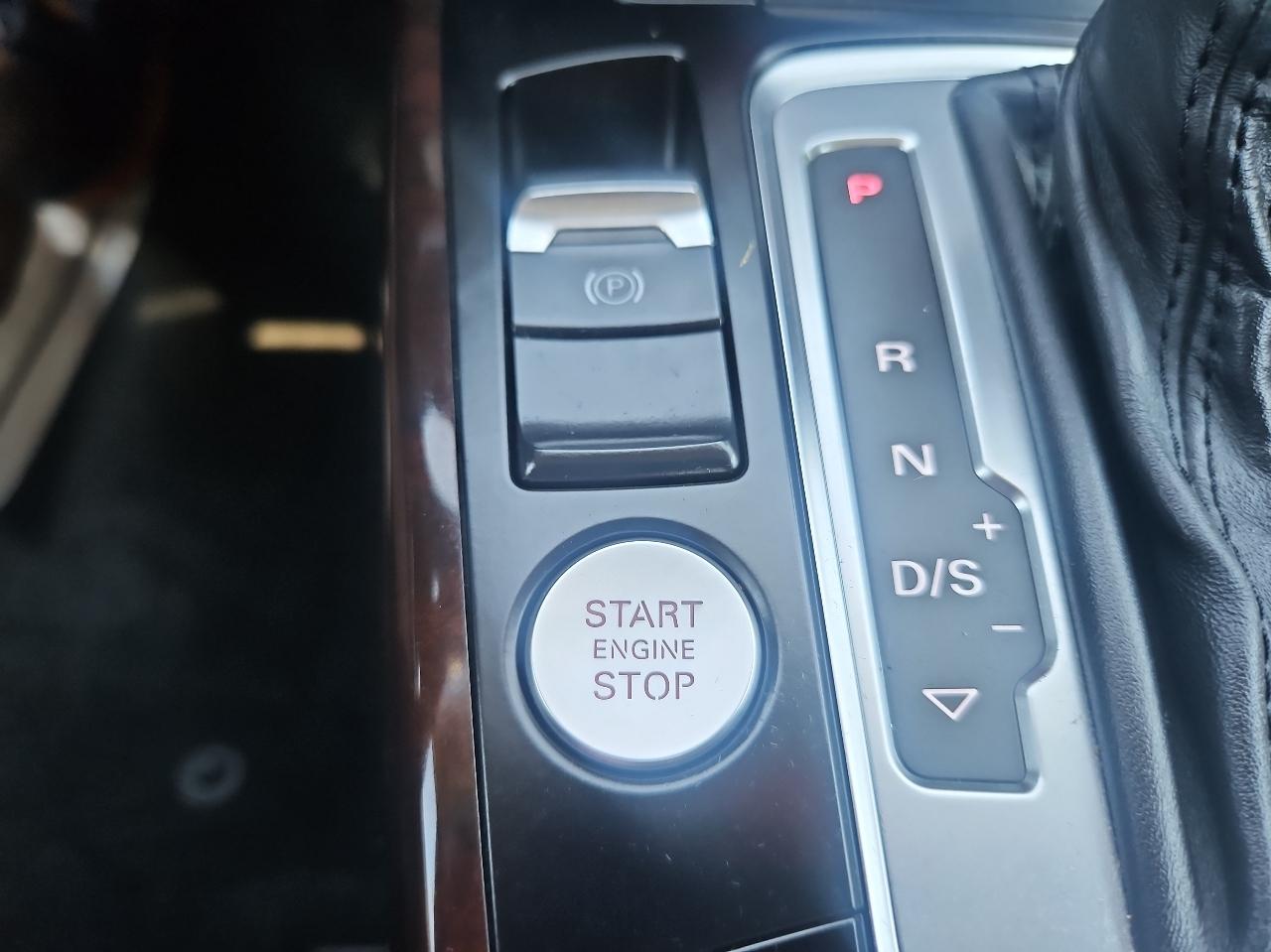 Audi A4 4dr Sdn Auto quattro 2.0T Premium Plus 2014