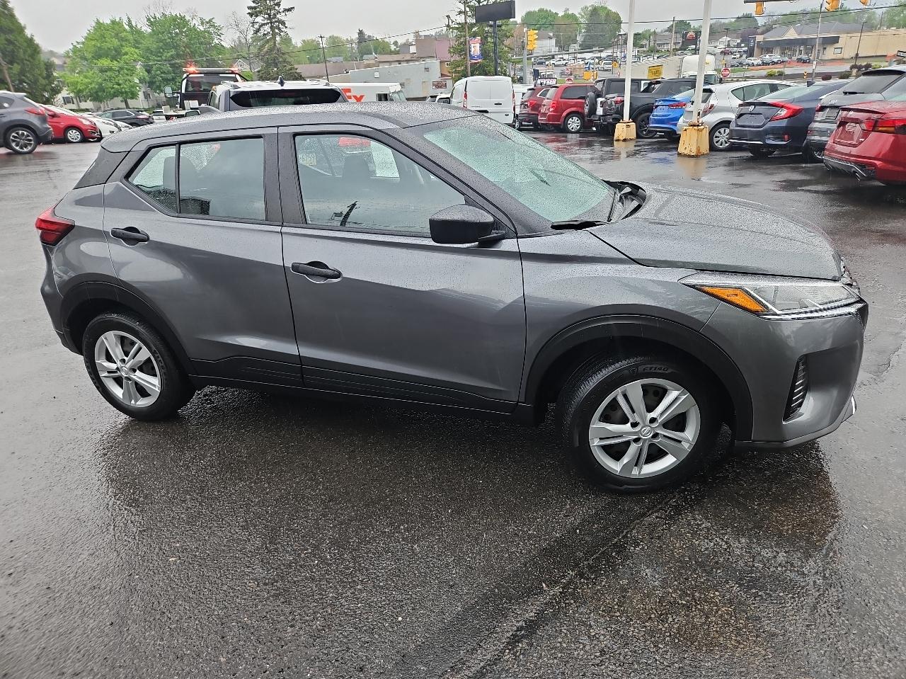 Nissan Kicks S FWD 2023
