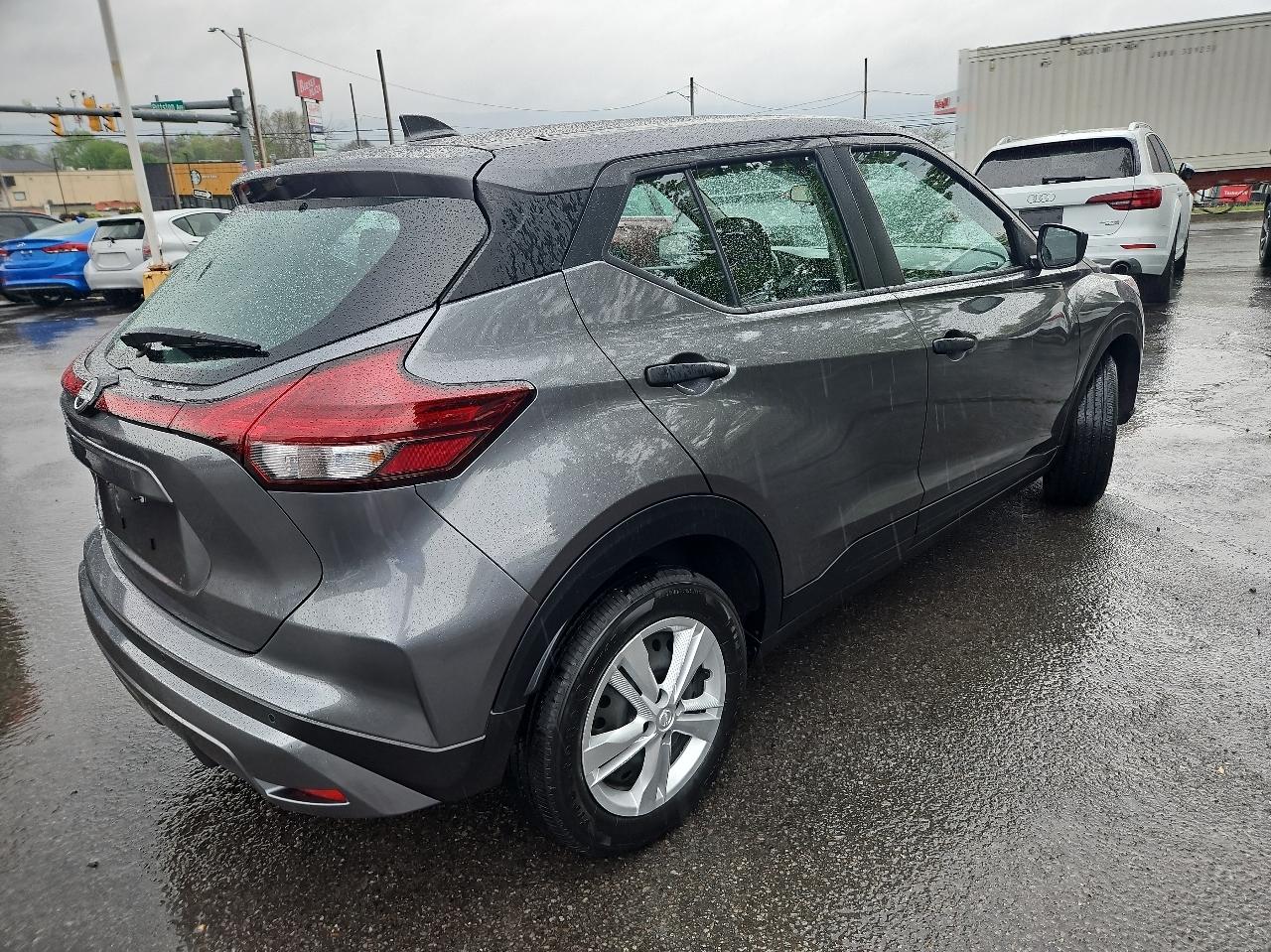Nissan Kicks S FWD 2023
