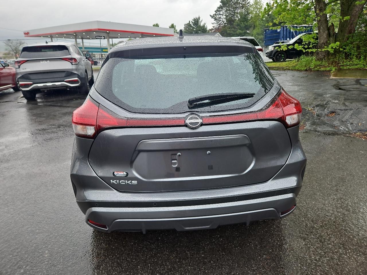 Nissan Kicks S FWD 2023